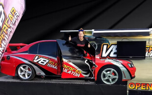 V8 Supercar Simulator Experience - Options for Bathurst or Taupo Tracks, One-Hour V8 Simulator or Stationary Simulator